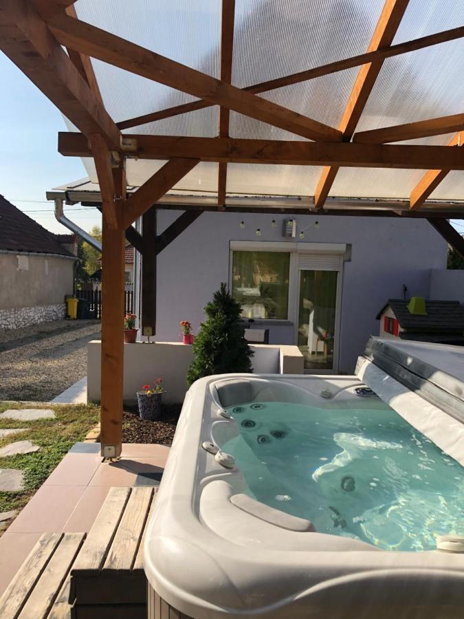 Panni Vendeghaz Hotel Egerszalok Bagian luar foto